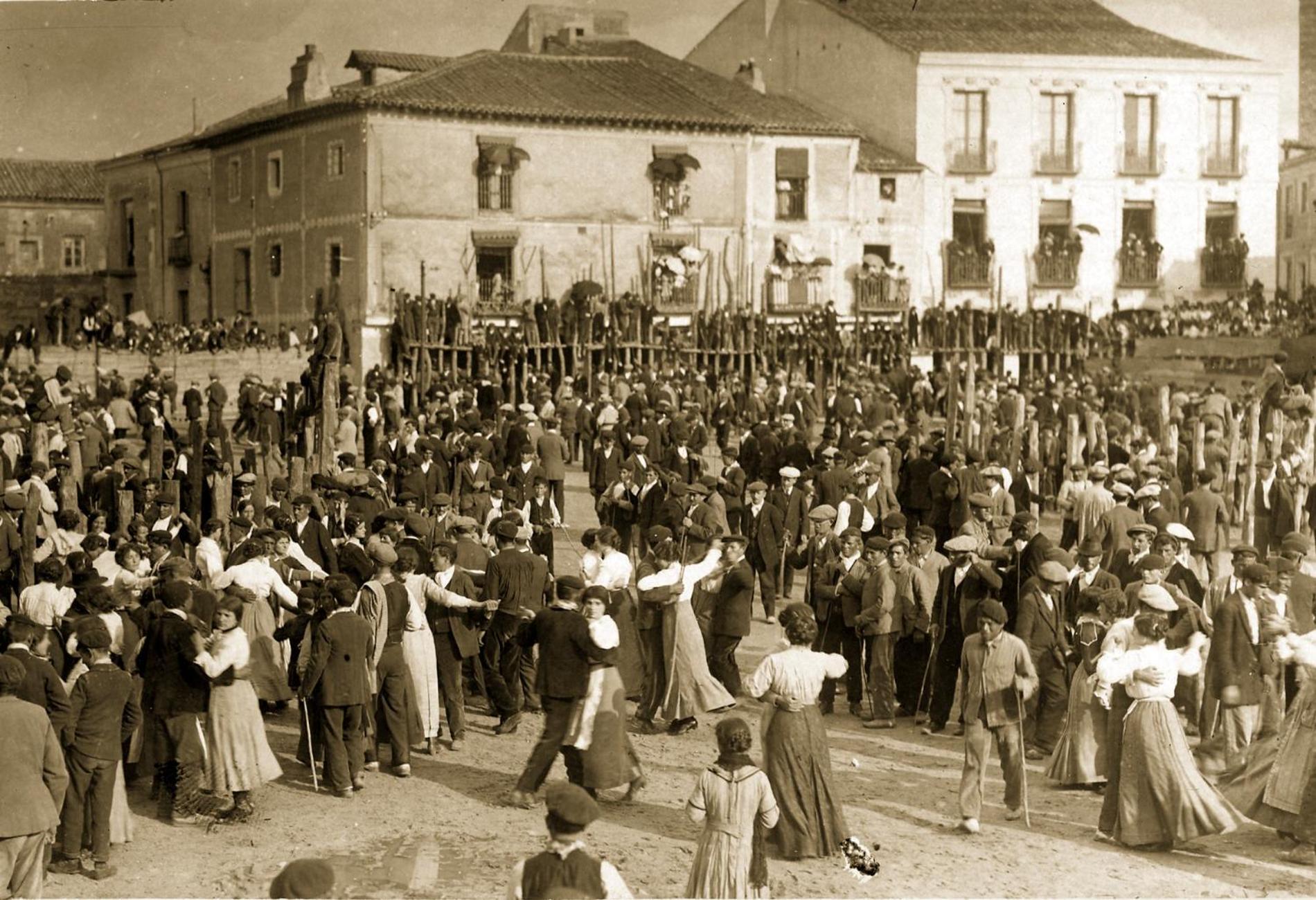 Posada Real Los Cinco Linajes Arévalo Exterior foto